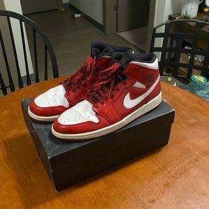 Air Jordan 1 Mid Chicago. Lightly used, minor wear on tread / toe box.